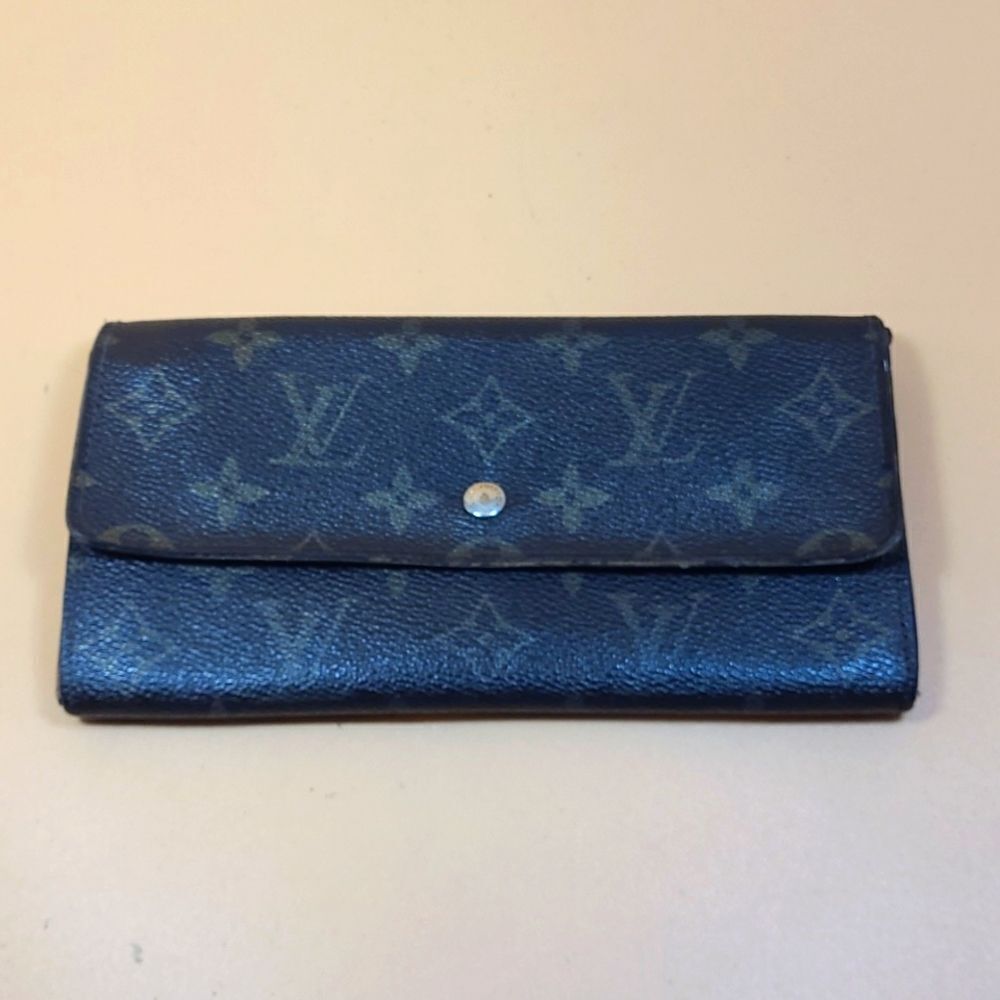 Authentic Louis Vuitton Monogram Sarah Long Wallet